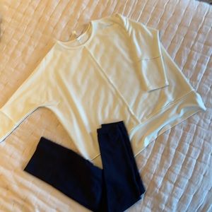 Spanx Outfit: Navy Leggings with White Tunic Top
